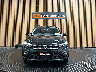Used 2023 Dacia Jogger Extreme Se Black - Interior and Exterior details 10