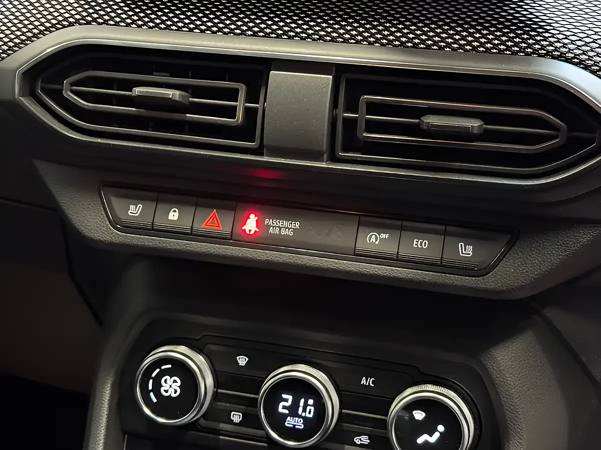 Used 2023 Dacia Jogger Extreme Se Black - Interior and Exterior details 16