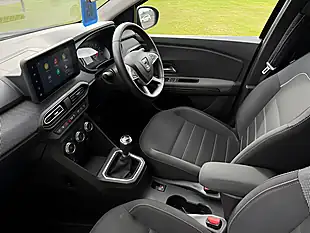 Used 2023 Dacia Jogger Extreme Se Black - Interior and Exterior details 12