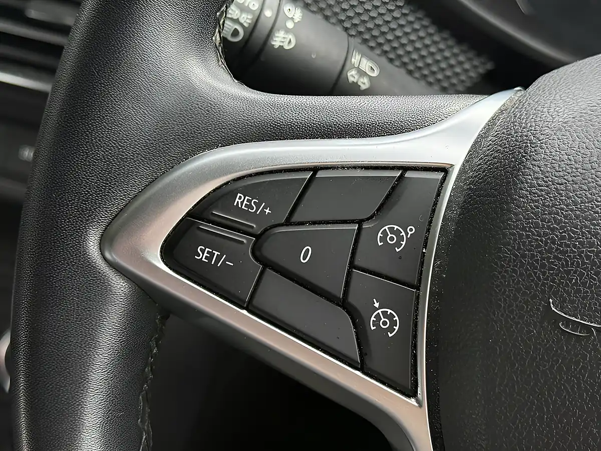 Used 2023 Dacia Jogger Extreme Se Black - Interior and Exterior details 17