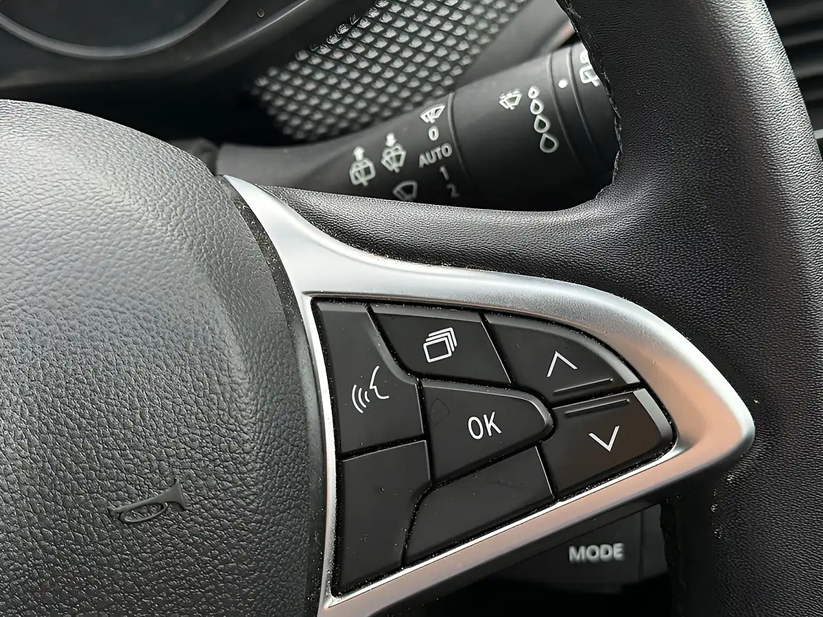 Used 2023 Dacia Jogger Extreme Se Black - Interior and Exterior details 18