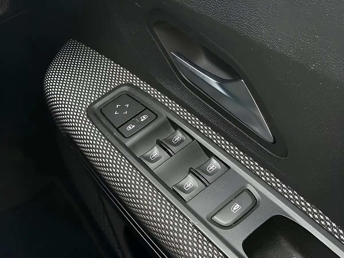 Used 2023 Dacia Jogger Extreme Se Black - Interior and Exterior details 19