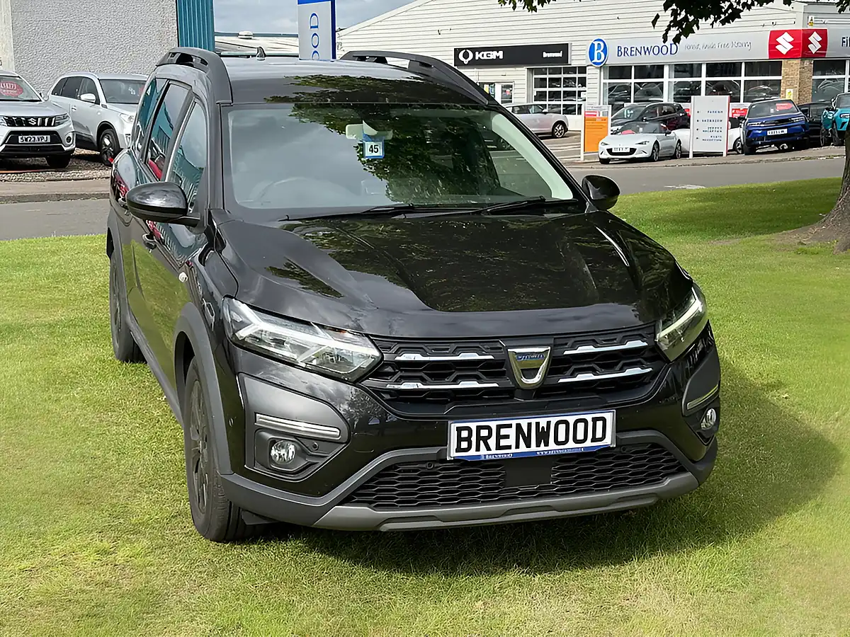 Used 2023 Dacia Jogger Extreme Se Black - Interior and Exterior details 2