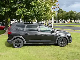Used 2023 Dacia Jogger Extreme Se Black - Interior and Exterior details 4