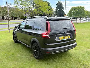 Used 2023 Dacia Jogger Extreme Se Black - Interior and Exterior details 5