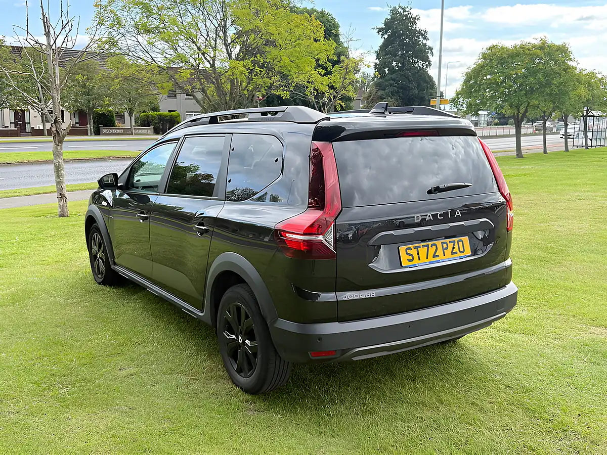 Used 2023 Dacia Jogger Extreme Se Black - Interior and Exterior details 5