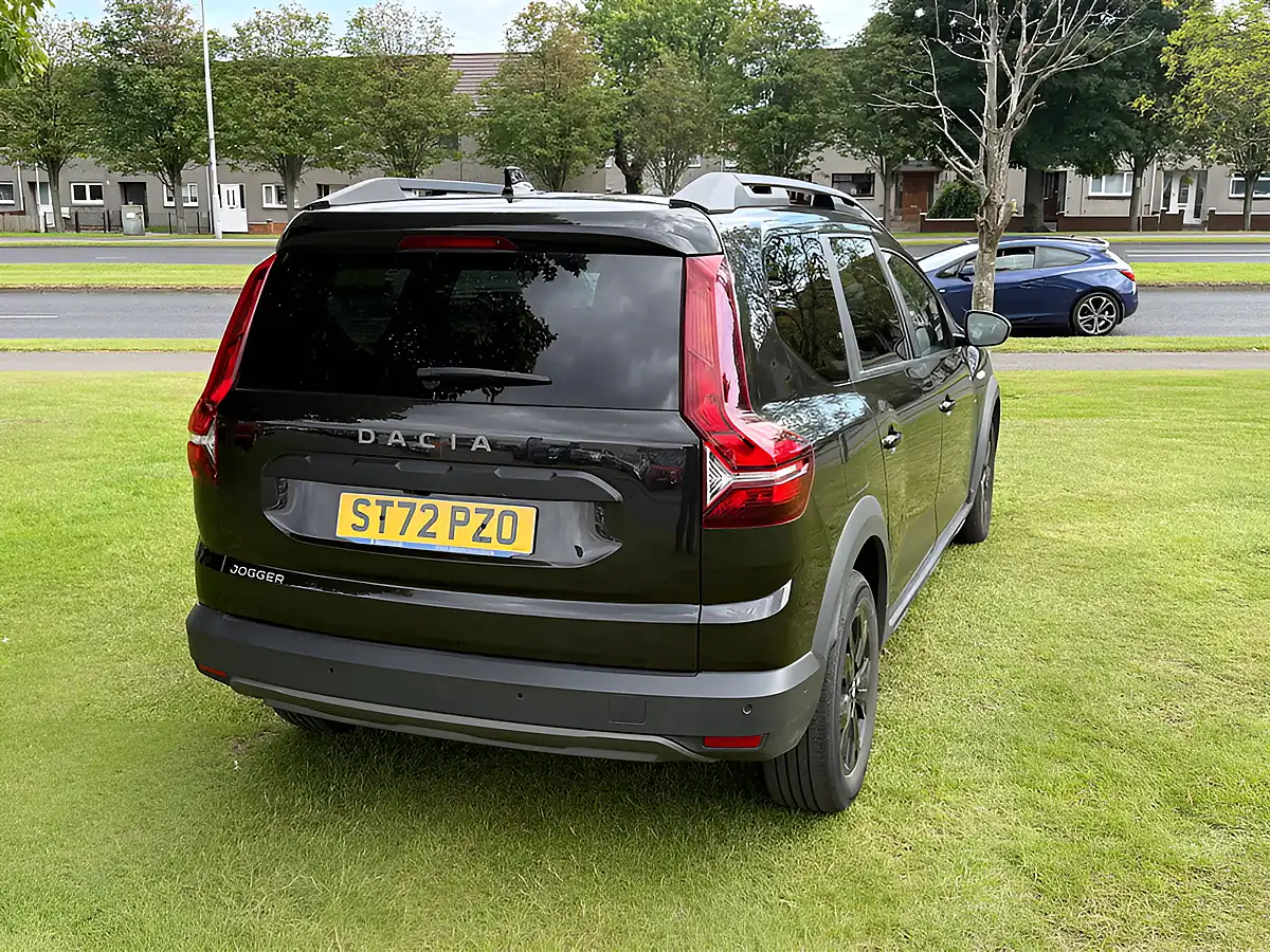 Used 2023 Dacia Jogger Extreme Se Black - Interior and Exterior details 6