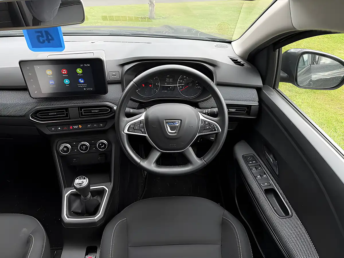 Used 2023 Dacia Jogger Extreme Se Black - Interior and Exterior details 7