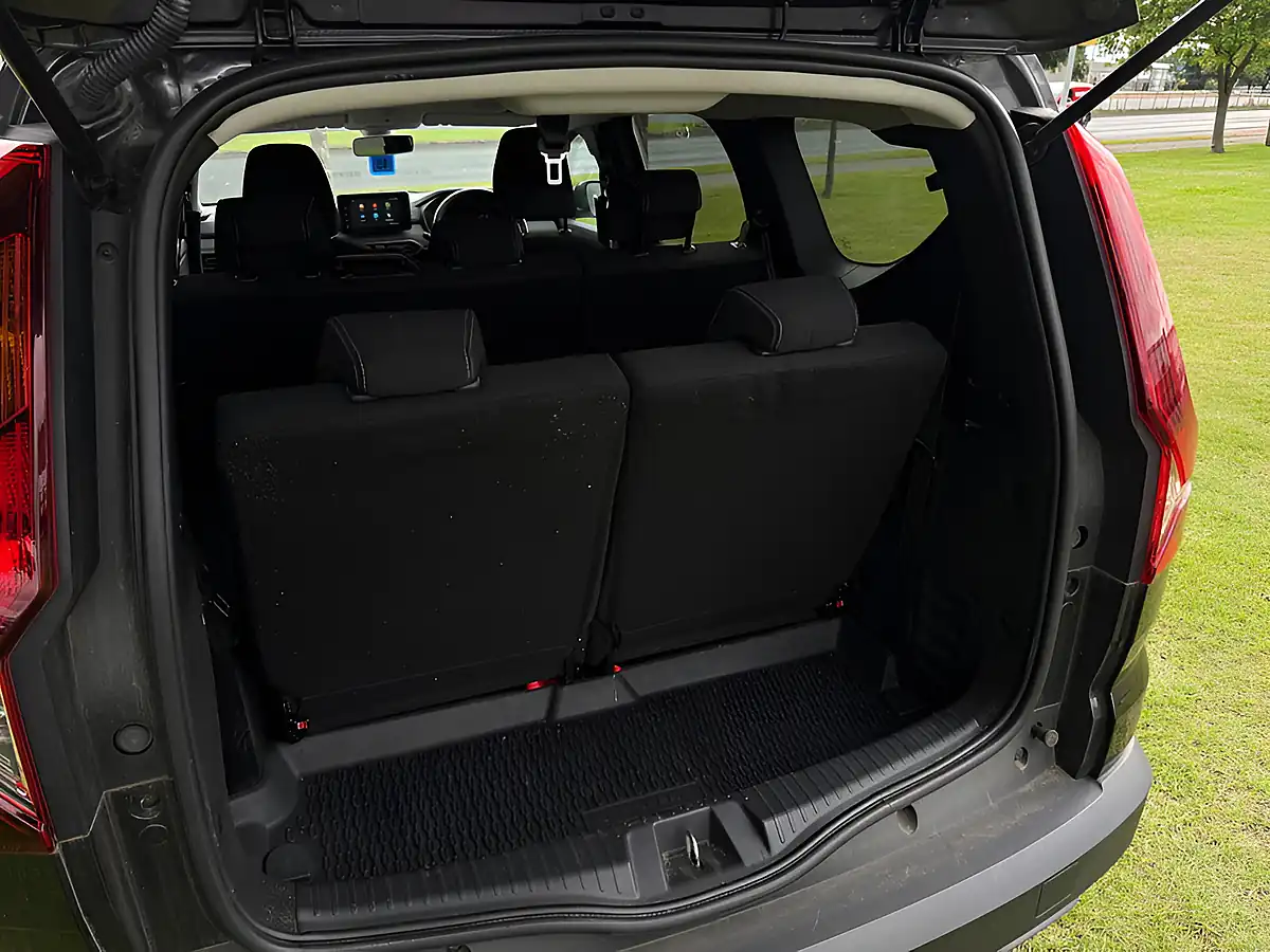 Used 2023 Dacia Jogger Extreme Se Black - Interior and Exterior details 9
