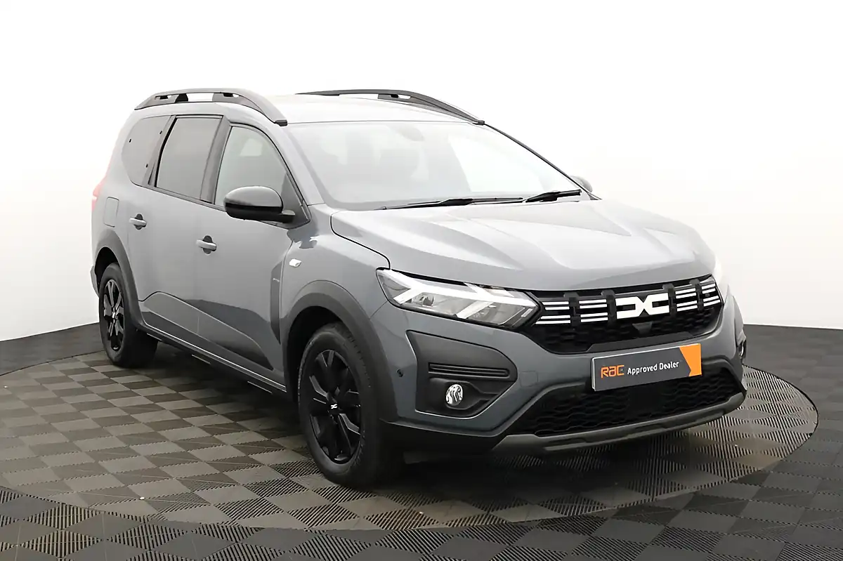 Used 2023 Dacia Jogger Extreme Se Grey - Interior and Exterior details 10