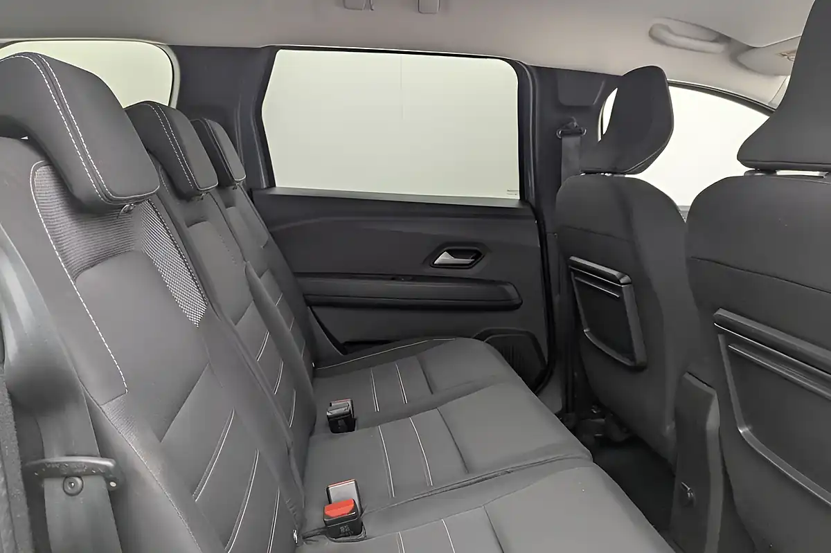 Used 2023 Dacia Jogger Extreme Se Grey - Interior and Exterior details 15