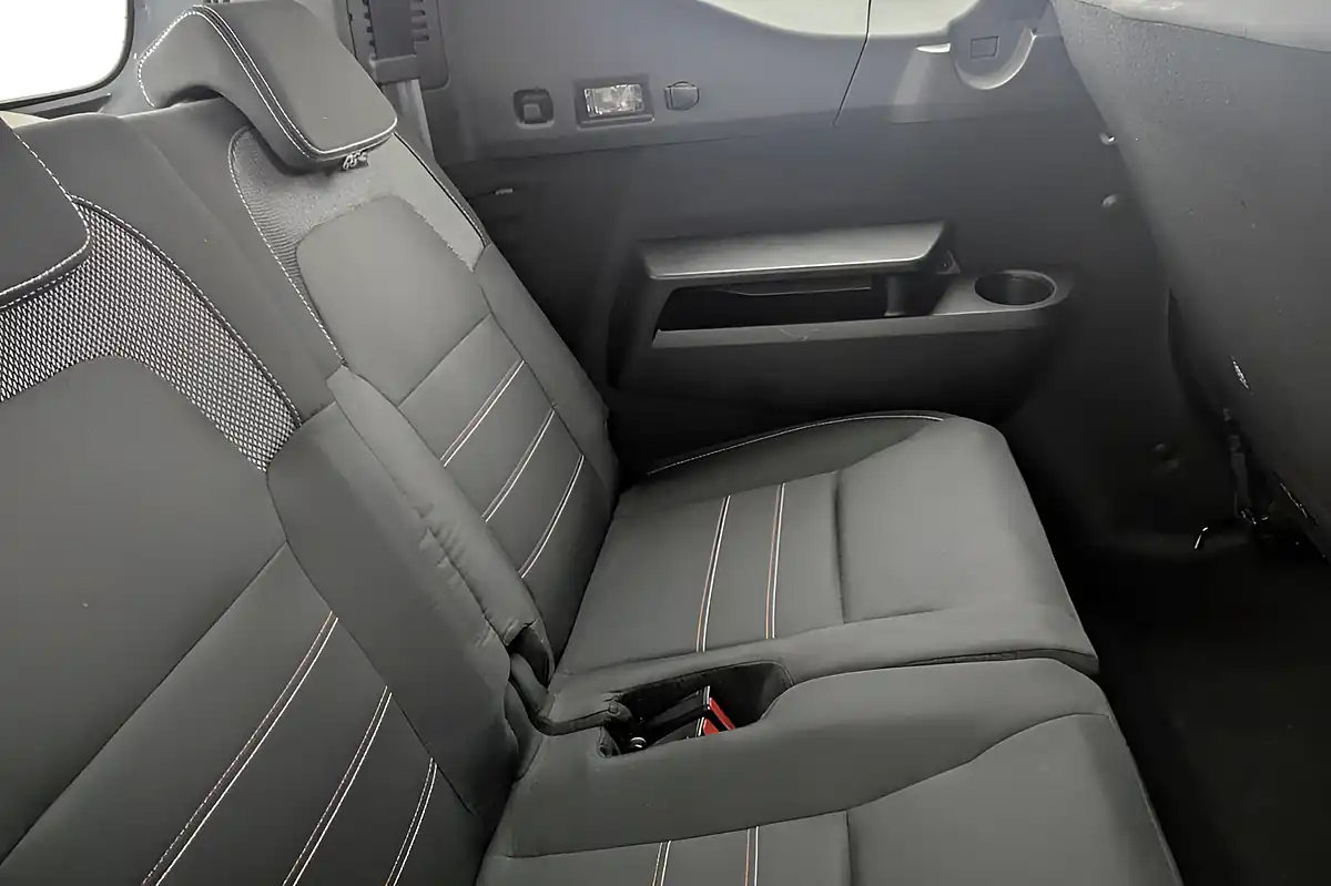 Used 2023 Dacia Jogger Extreme Se Grey - Interior and Exterior details 19