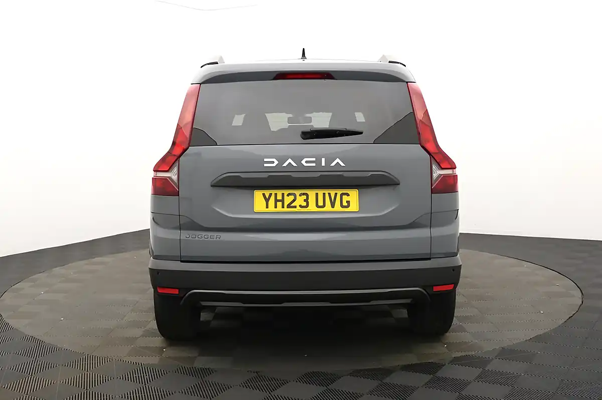 Used 2023 Dacia Jogger Extreme Se Grey - Interior and Exterior details 5