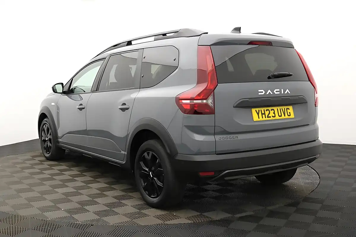 Used 2023 Dacia Jogger Extreme Se Grey - Interior and Exterior details 6