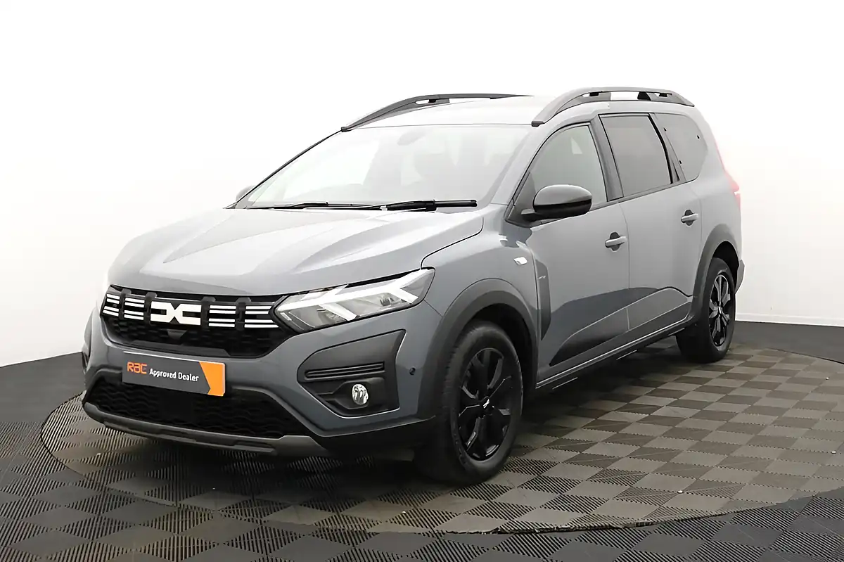 Used 2023 Dacia Jogger Extreme Se Grey - Interior and Exterior details 8