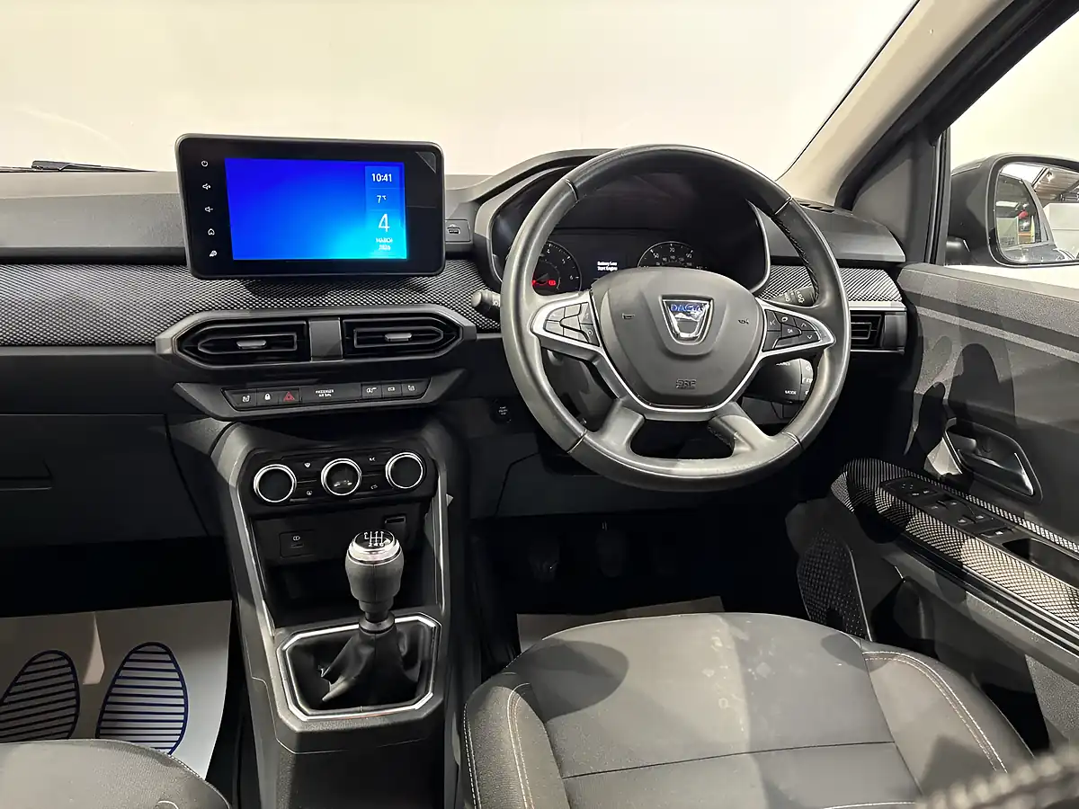 Used 2023 Dacia Jogger Extreme Se Grey - Interior and Exterior details 15