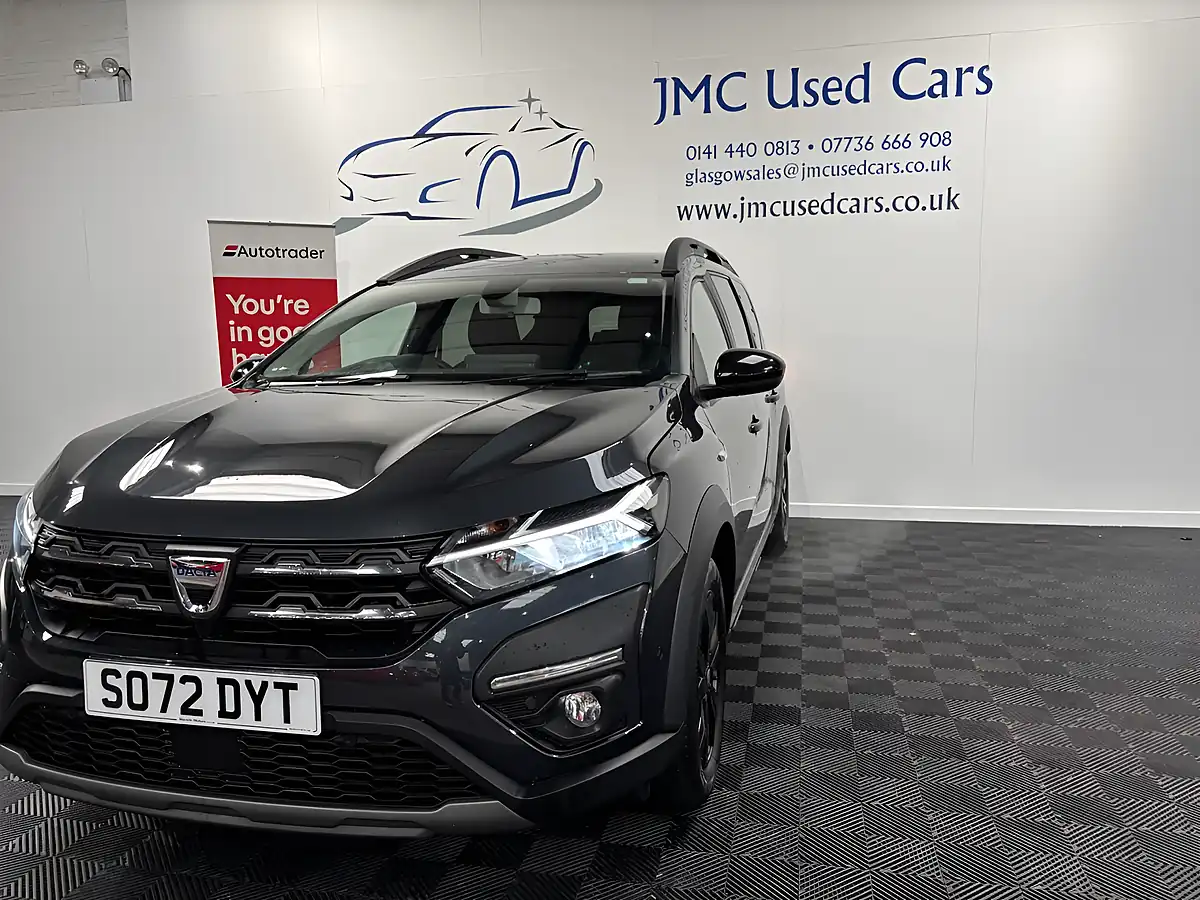 Used 2023 Dacia Jogger Extreme Se Grey - Interior and Exterior details 7