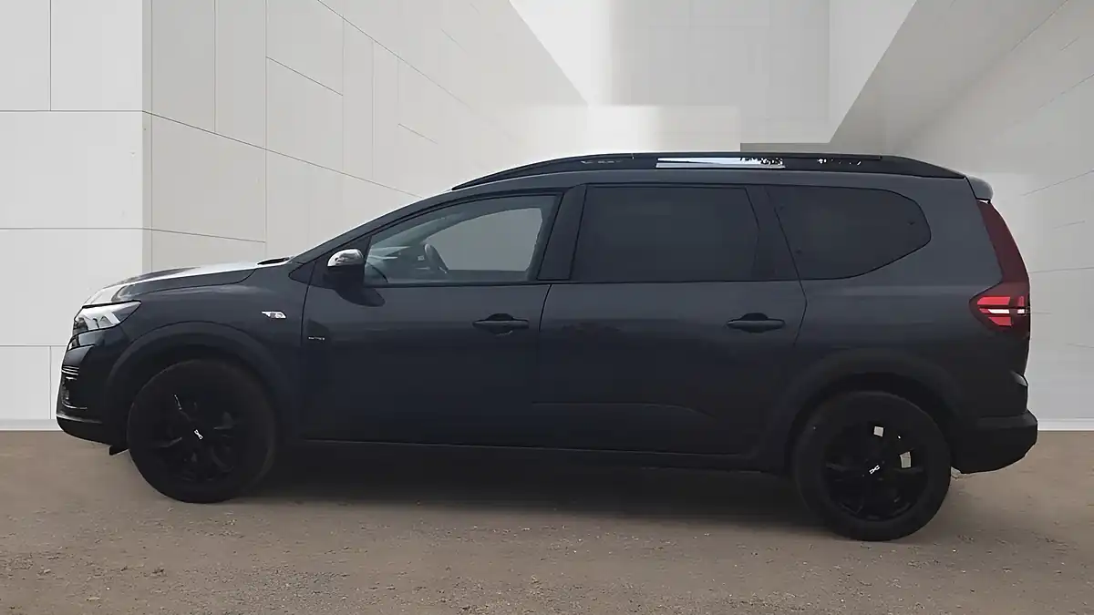 Used 2023 Dacia Jogger Extreme Se Grey - Interior and Exterior details 10