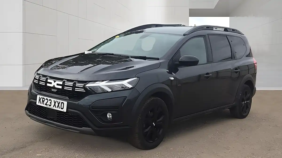Used 2023 Dacia Jogger Extreme Se Grey - Interior and Exterior details 5