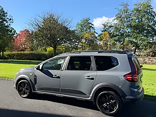 Used 2023 Dacia Jogger Extreme Se Grey - Interior and Exterior details 7