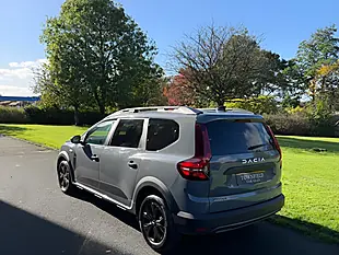 Used 2023 Dacia Jogger Extreme Se Grey - Interior and Exterior details 8