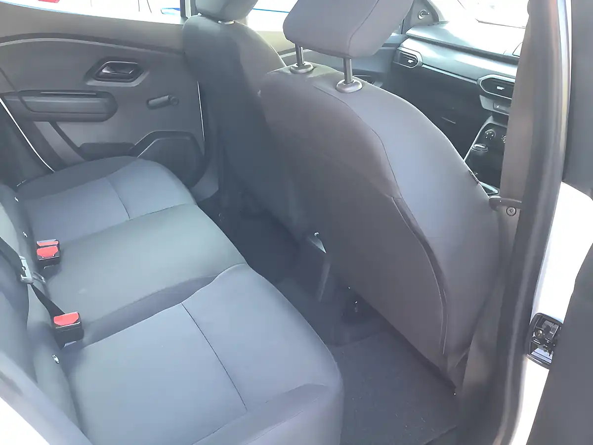 Used 2023 Dacia Sandero Essential White - Interior and Exterior details 10