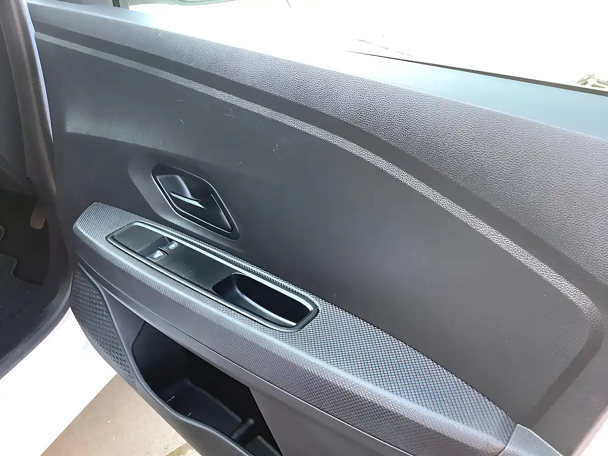 Used 2023 Dacia Sandero Essential White - Interior and Exterior details 7