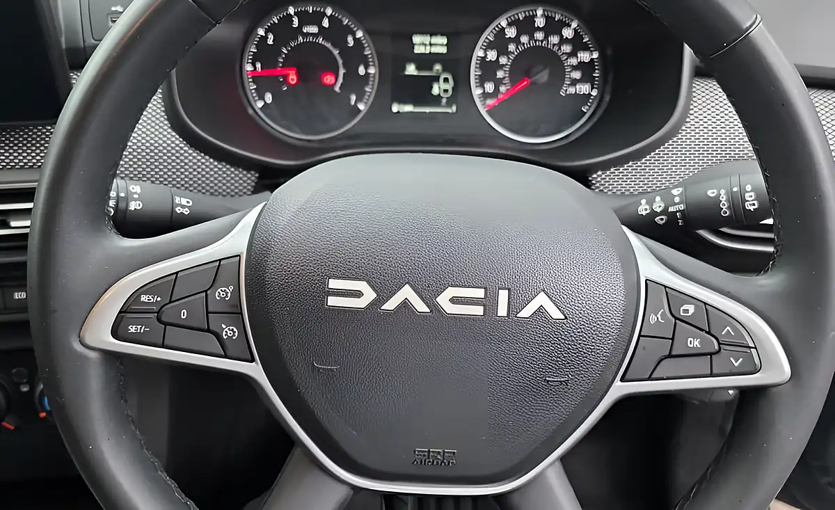 Used 2023 Dacia Sandero Expression Cosmic Grey - Interior and Exterior details 14