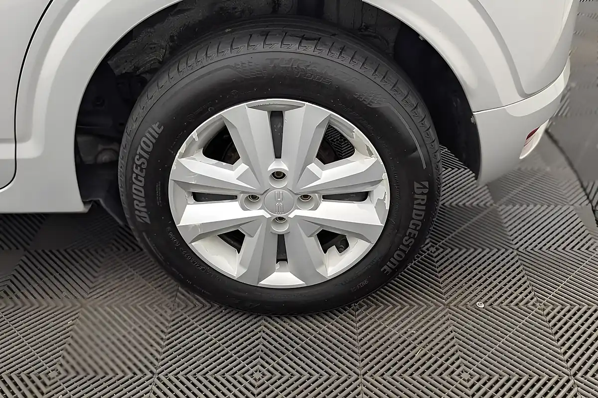 Used 2023 Dacia Sandero Expression Grey - Interior and Exterior details 20