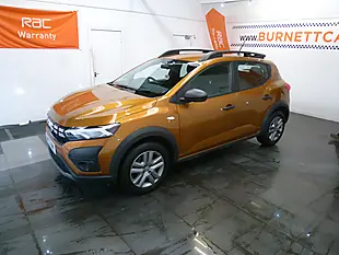 Used 2023 Dacia Sandero Stepway Essential Desert Orange - Interior and Exterior details 11