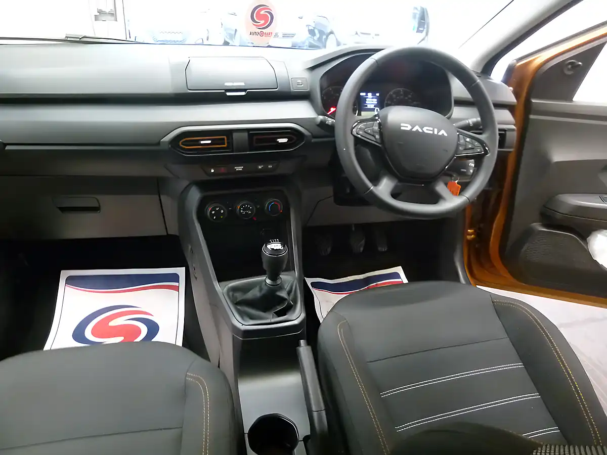 Used 2023 Dacia Sandero Stepway Essential Desert Orange - Interior and Exterior details 15