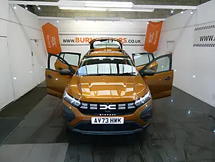 Used 2023 Dacia Sandero Stepway Essential Desert Orange - Interior and Exterior details 17
