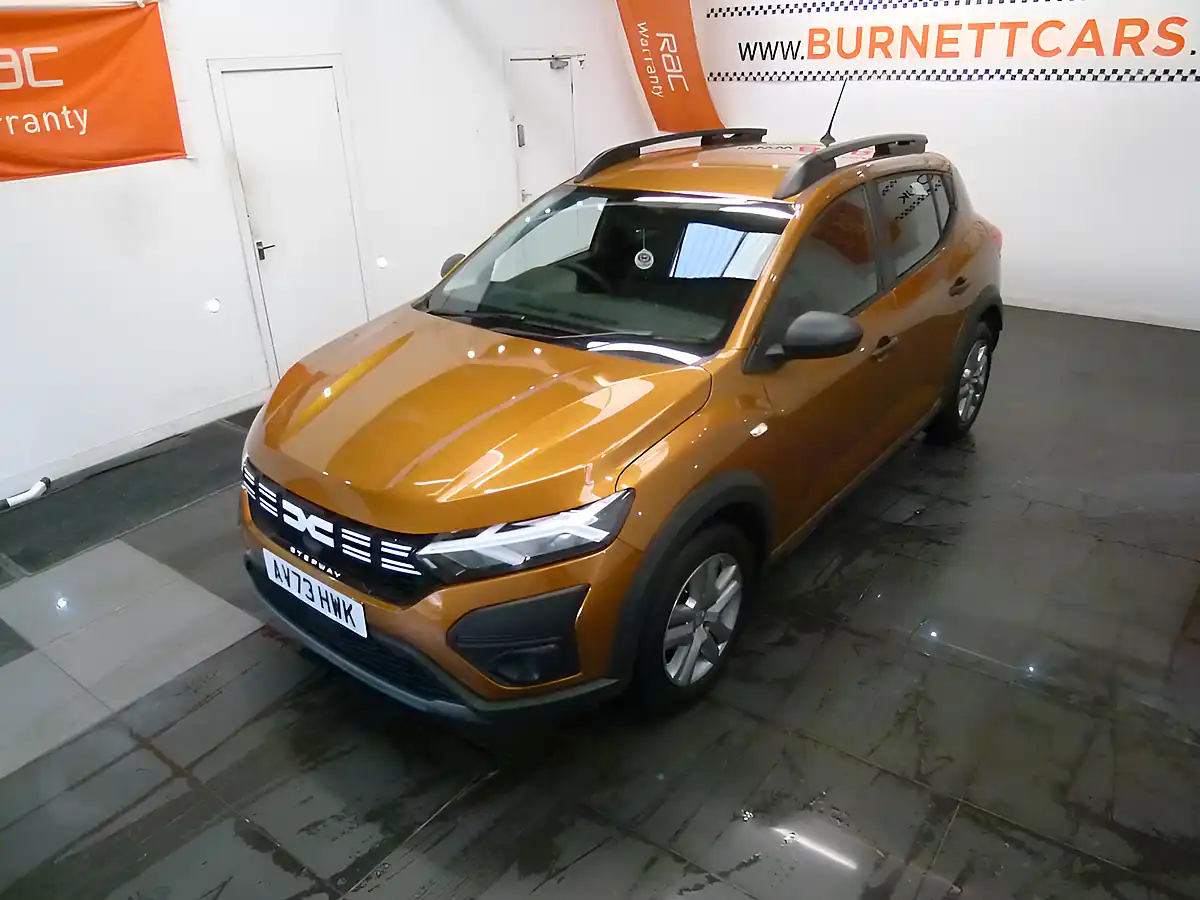 Used 2023 Dacia Sandero Stepway Essential Desert Orange - Interior and Exterior details 19
