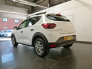 Used 2023 Dacia Sandero Stepway Essential White - Interior and Exterior details 10