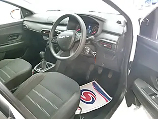 Used 2023 Dacia Sandero Stepway Essential White - Interior and Exterior details 13