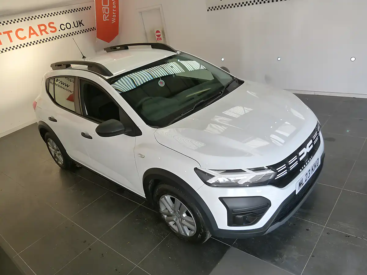 Used 2023 Dacia Sandero Stepway Essential White - Interior and Exterior details 18