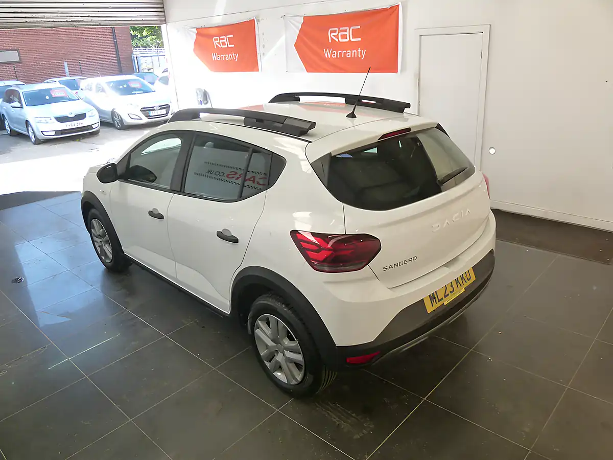 Used 2023 Dacia Sandero Stepway Essential White - Interior and Exterior details 19