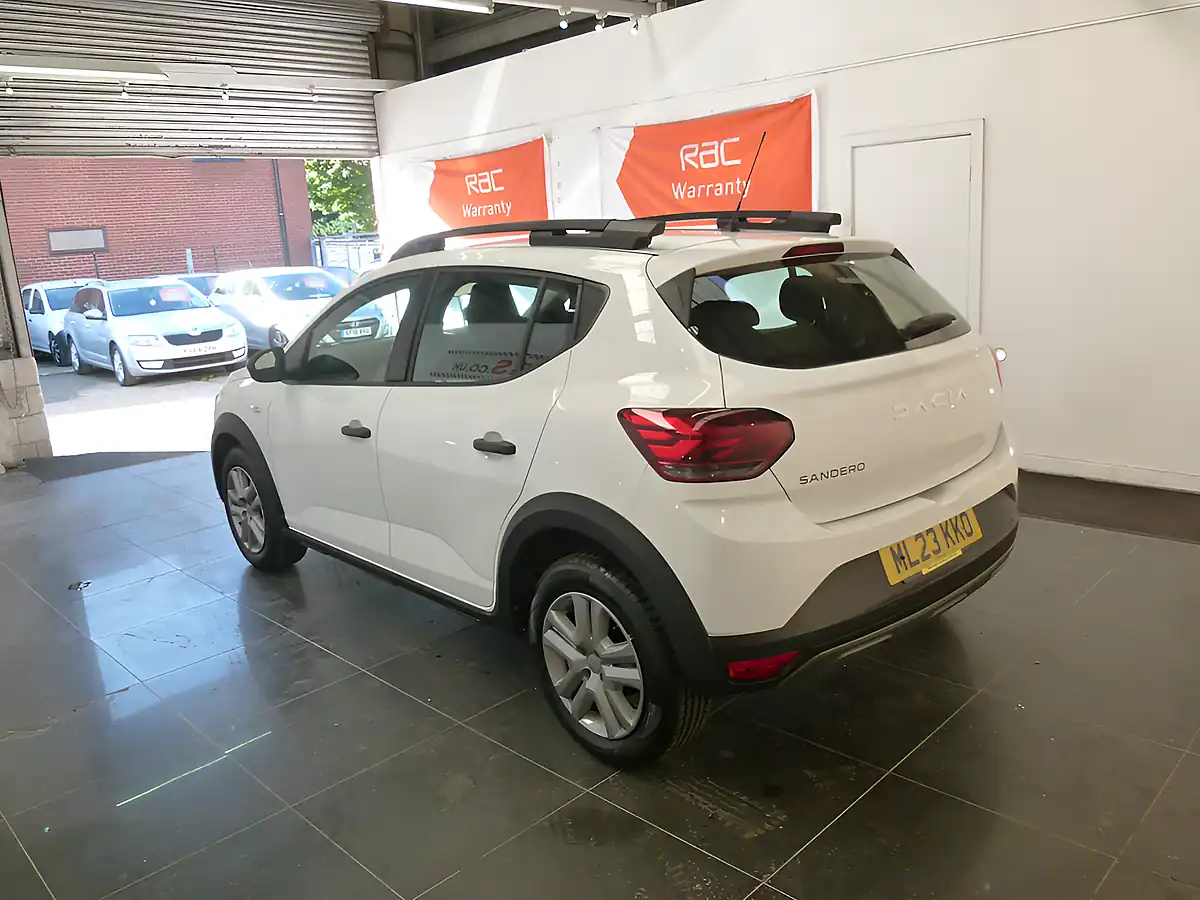 Used 2023 Dacia Sandero Stepway Essential White - Interior and Exterior details 6