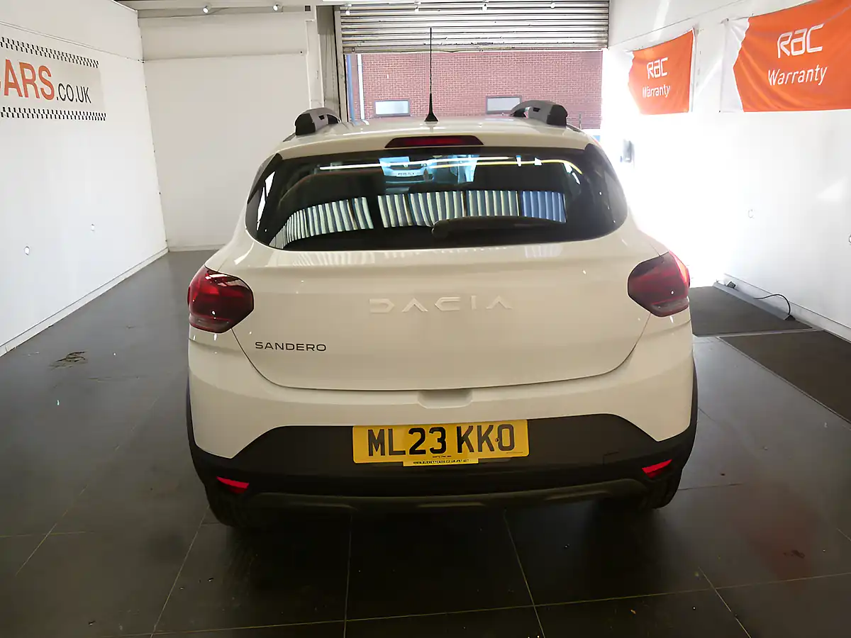 Used 2023 Dacia Sandero Stepway Essential White - Interior and Exterior details 7