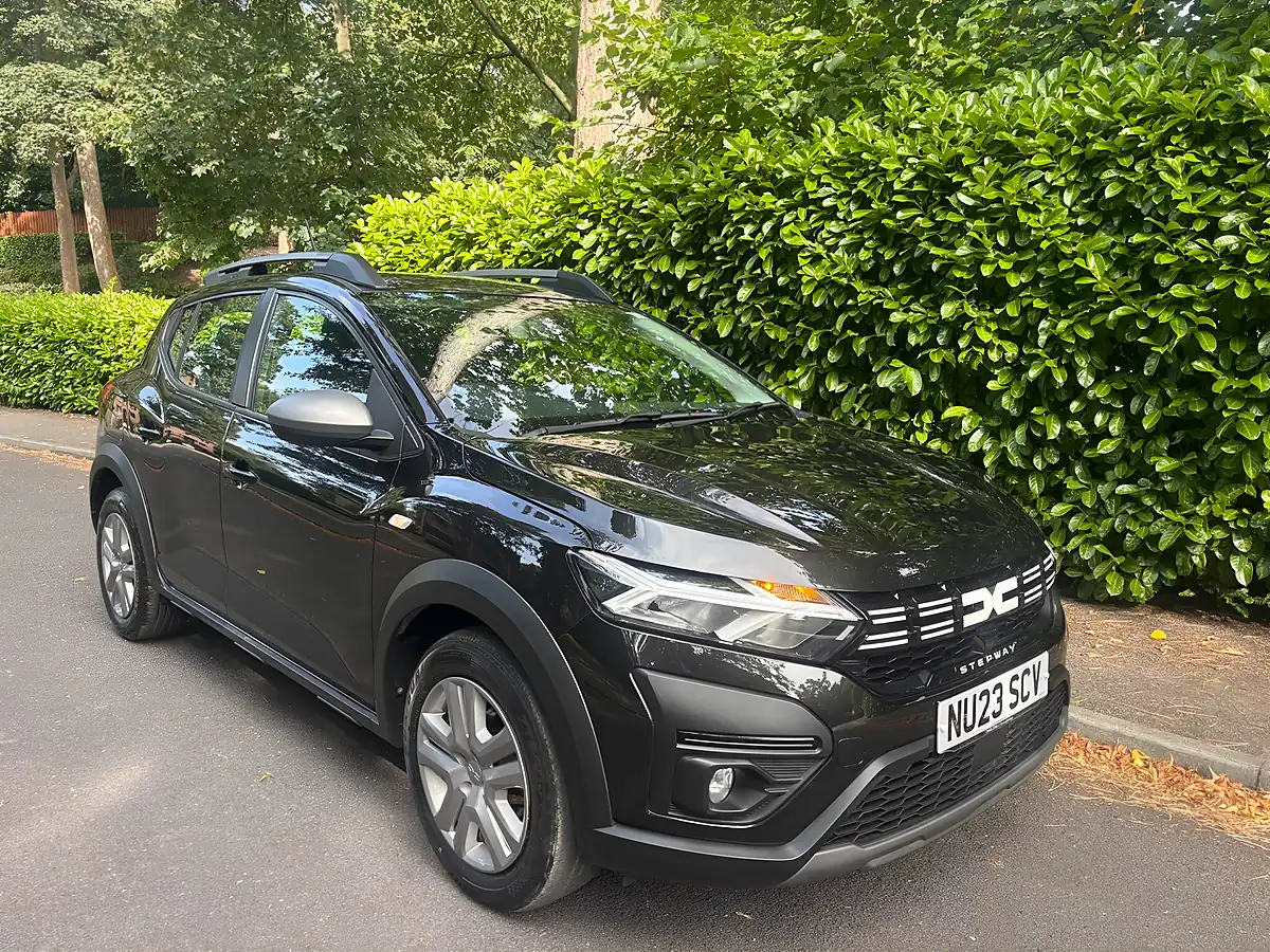 Used 2023 Dacia Sandero Stepway Expression Black - Front View