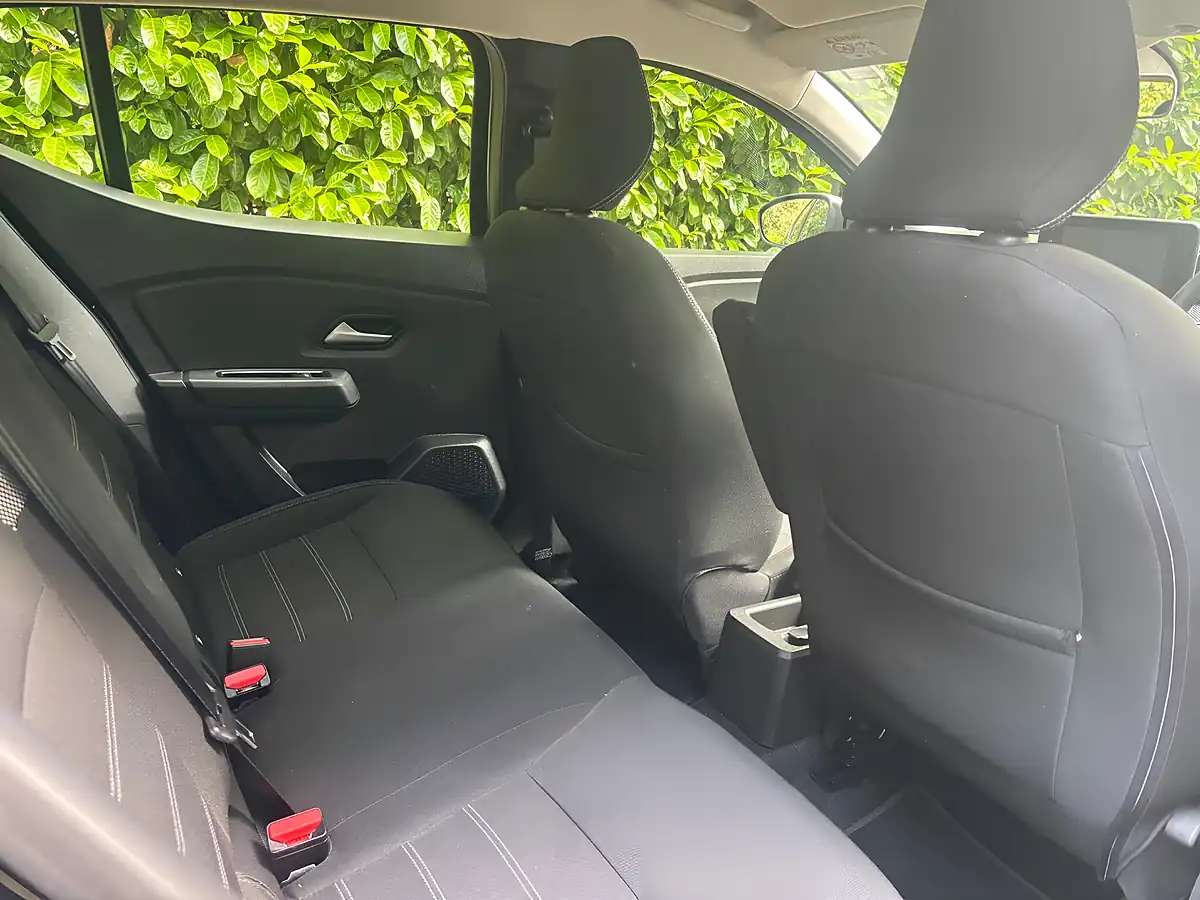 Used 2023 Dacia Sandero Stepway Expression Black - Interior and Exterior details 11