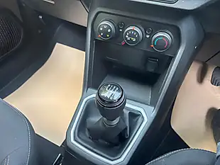 Used 2023 Dacia Sandero Stepway Expression Orange - Interior and Exterior details 10