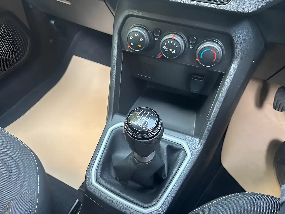 Used 2023 Dacia Sandero Stepway Expression Orange - Interior and Exterior details 10