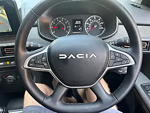 Used 2023 Dacia Sandero Stepway Expression Orange - Interior and Exterior details 17