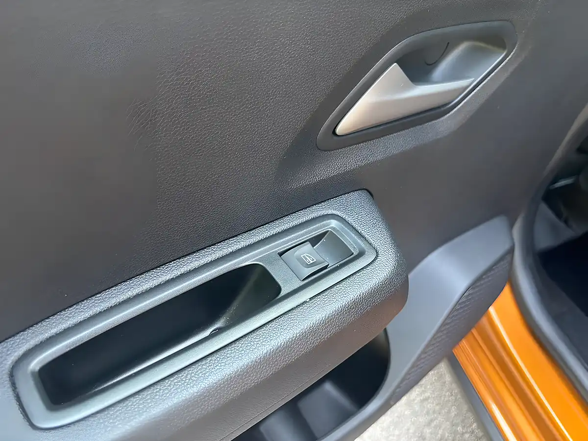 Used 2023 Dacia Sandero Stepway Expression Orange - Interior and Exterior details 18