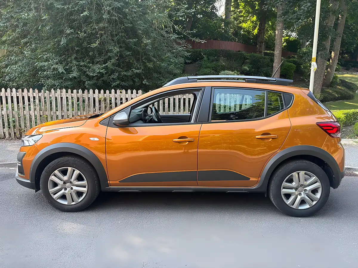 Used 2023 Dacia Sandero Stepway Expression Orange - Interior and Exterior details 5