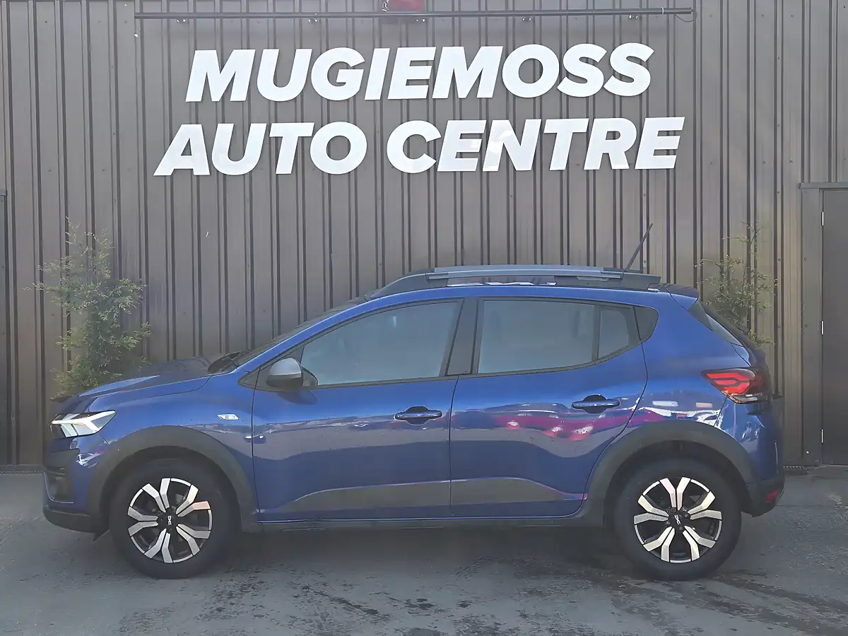 Used 2023 Dacia Sandero Stepway Journey Iron Blue - Interior and Exterior details 4
