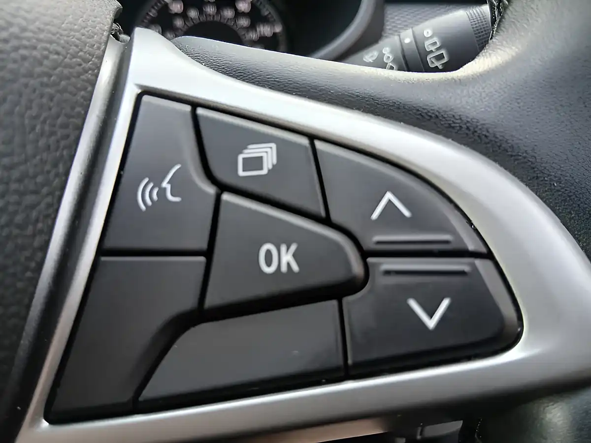 Used 2023 Dacia Sandero Stepway Journey White - Interior and Exterior details 11