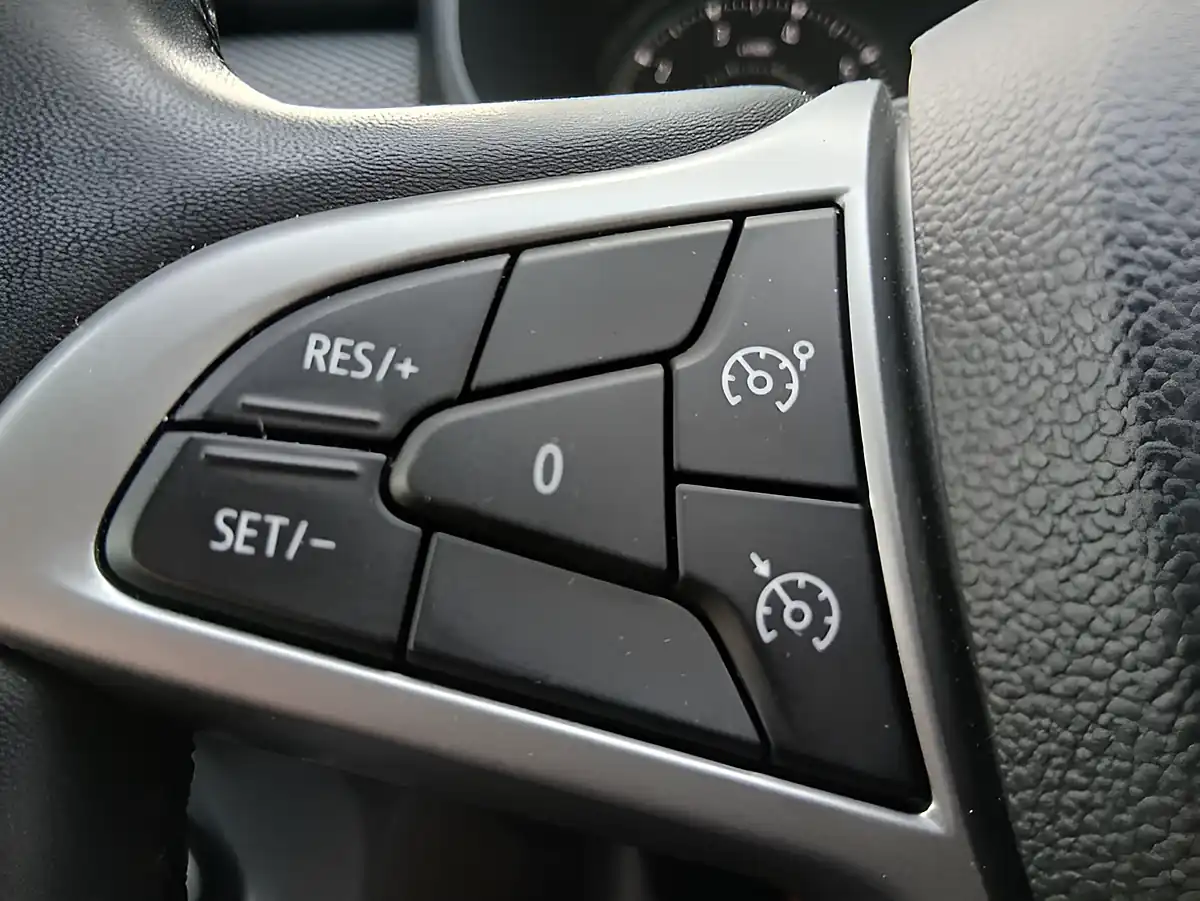Used 2023 Dacia Sandero Stepway Journey White - Interior and Exterior details 12