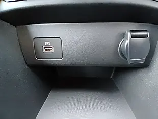 Used 2023 Dacia Sandero Stepway Journey White - Interior and Exterior details 14